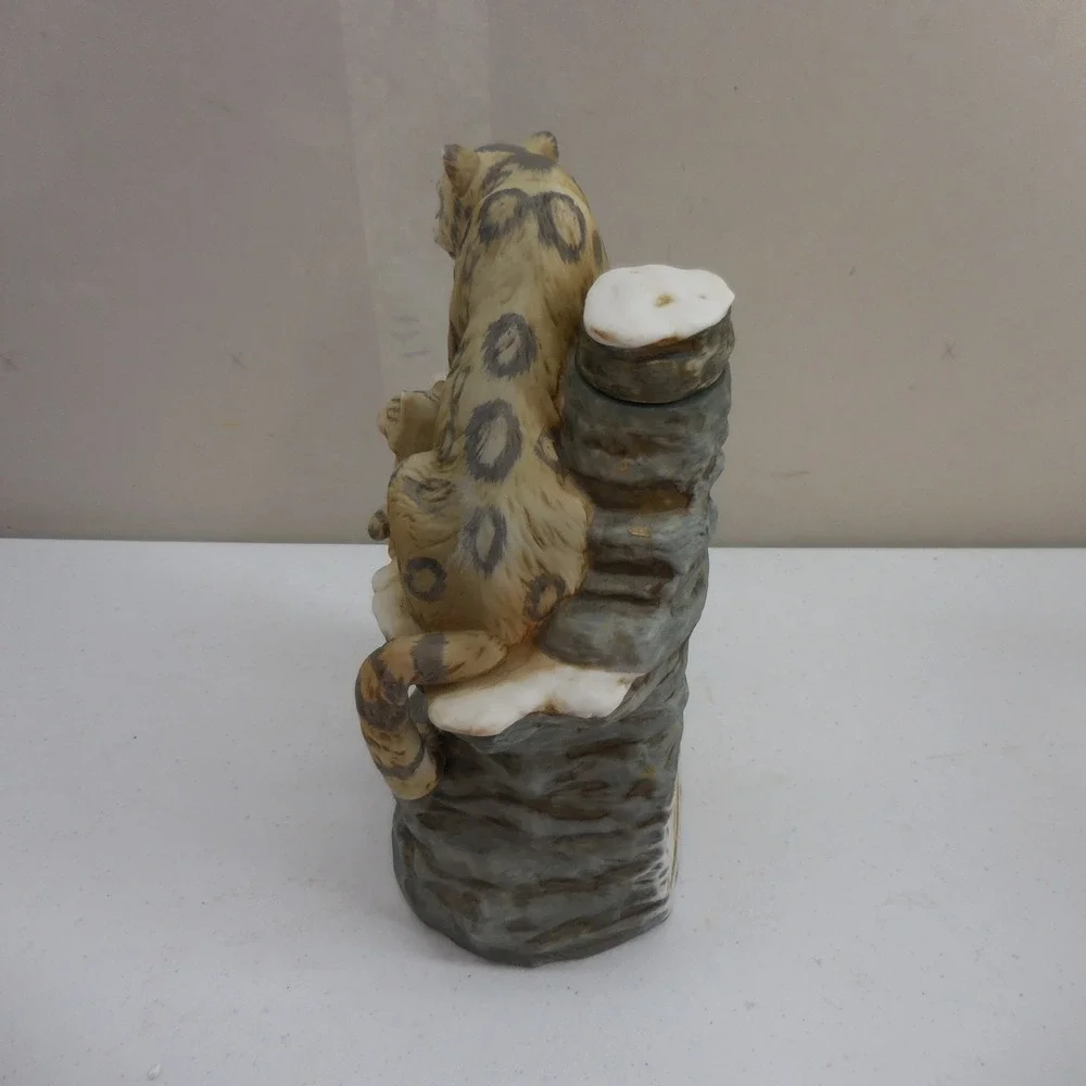 Ski Country 1979 Snow Leopard Wildlife Series Limited Edition Decanter with Box